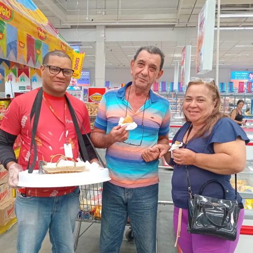 Sucesso na Degustação dos Pães Panettá no Assaí Sul em Aracaju!